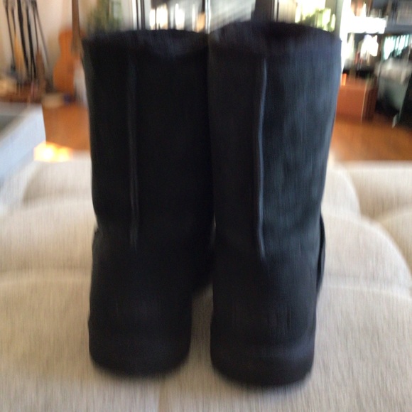 UGG Classic Short II Black Suede Mid-Calf Boots Women’s 9 - Picture 6 of 16